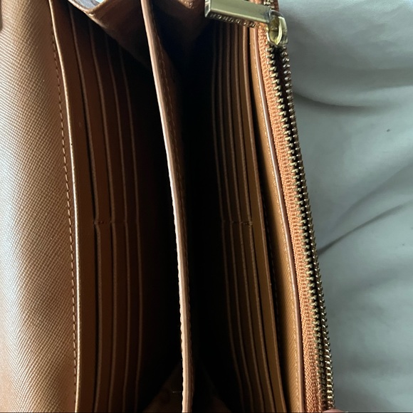 Tory Burch Purse - Picture 3 of 3